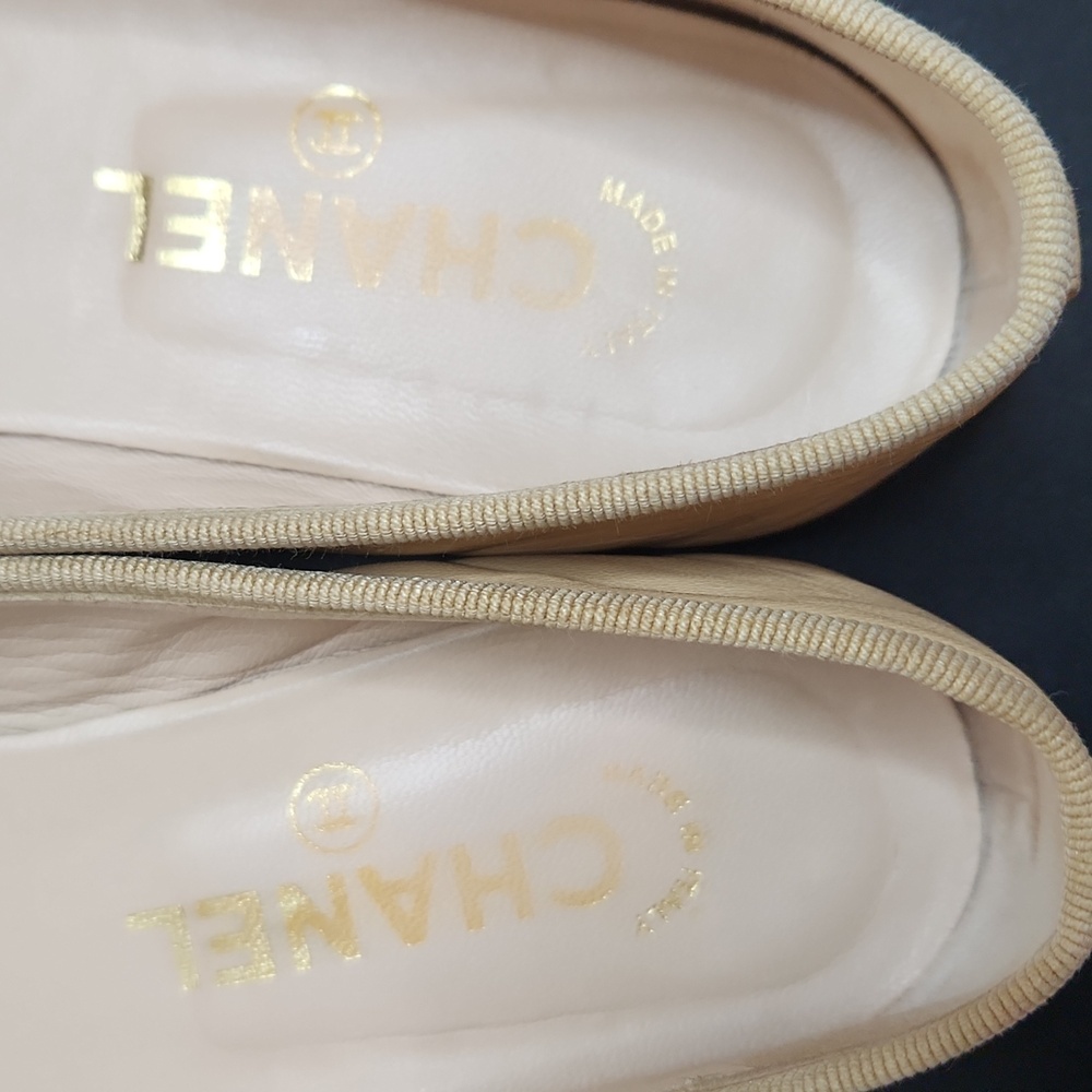 CHANEL Beige And Black Ballet Flats  Cap Toe With CC. Gorgeous 37.5 EU - Picture 5 of 15